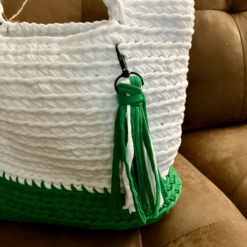 Handcrafted Tassel Tote Bag - Picture 5 of 8